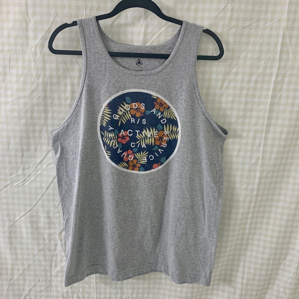 Active men’s Tank in Gray with design on front